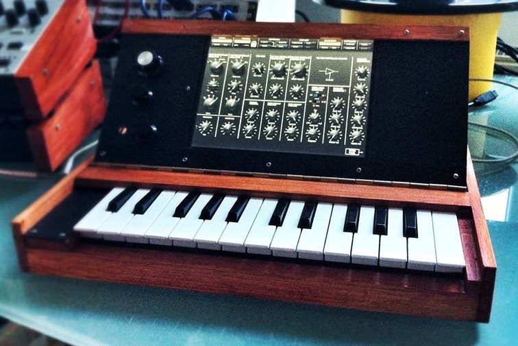 ipad-minimoog-upright-e1388165059450.jpg